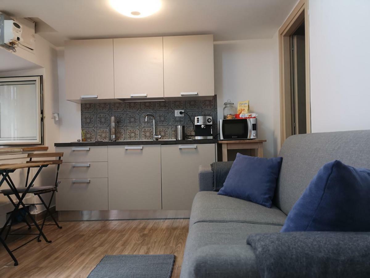 Frida - One-Bedroom Apartment By Piazza Duomo คาตาเนีย ภายนอก รูปภาพ