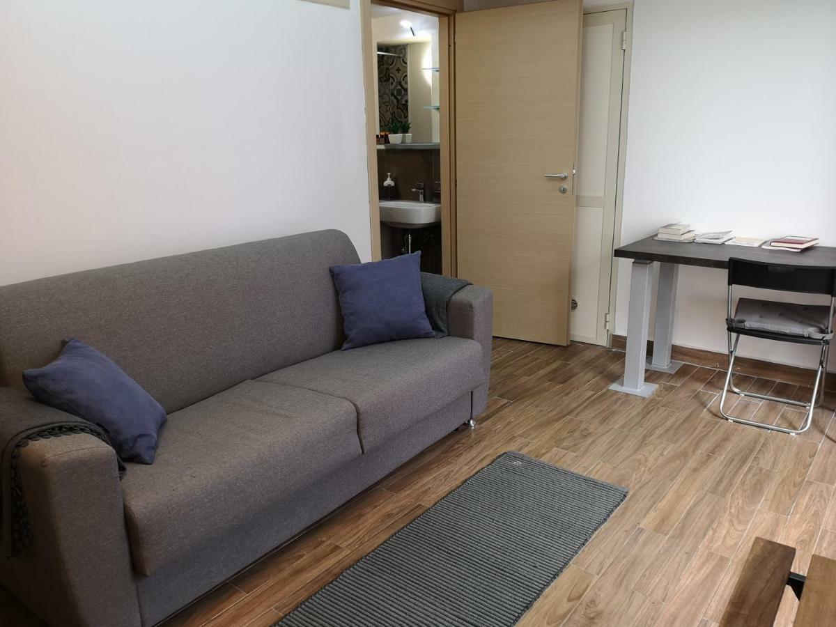 Frida - One-Bedroom Apartment By Piazza Duomo คาตาเนีย ภายนอก รูปภาพ